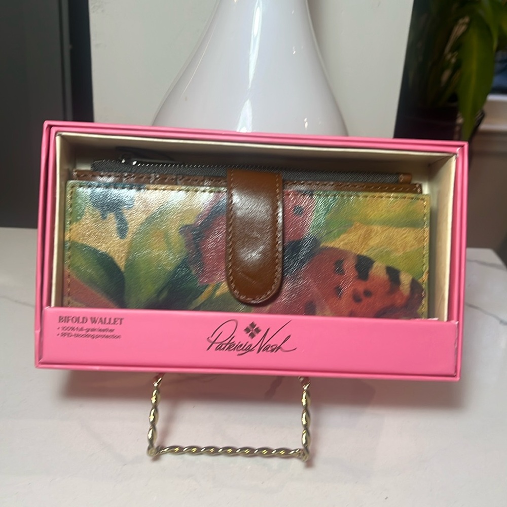 Patricia Nash WATERCOLOR BUTTERFLY Nazari Wallet Floral Pattern NWT